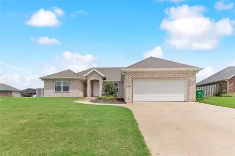 420 Division St, Centerton, AR 72719