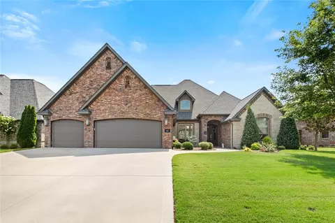 606 NE Green Creek Rd, Bentonville, AR 72712