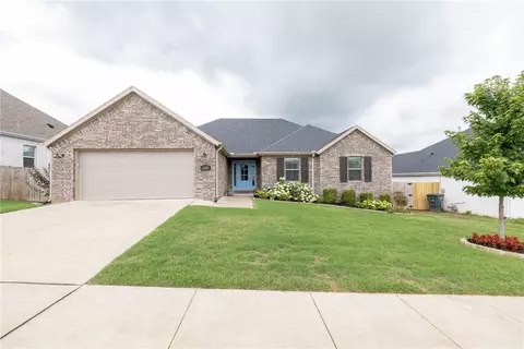 2579 S Angels Rd, Fayetteville, AR 72701