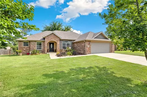 201 Hearthstone Cir, Prairie Grove, AR 72753
