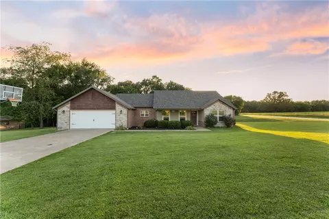 142 Madison 8593, Huntsville, AR 72740