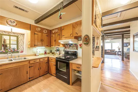 Kitchen - 468 Madison 7605, Wesley, AR 72773 photo 3 of 3