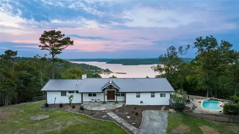 7827 Fain Dr, Rogers, AR 72756