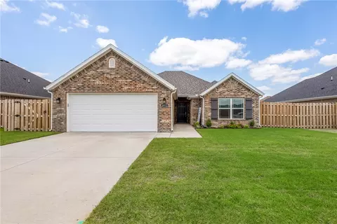4812 W Monaco Bnd, Fayetteville, AR 72704
