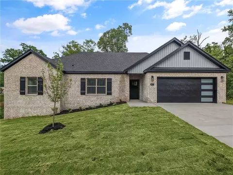 45 Clevelys Ln, Bella Vista, AR 72715