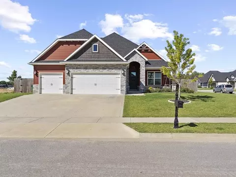1100 Canyon Maple St, Centerton, AR 72719