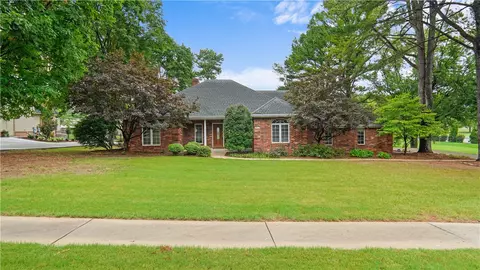 2611 W Green Acres Rd, Rogers, AR 72758