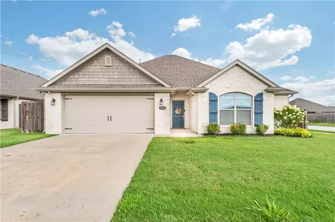 4440 W Divide Dr, Fayetteville, AR 72704