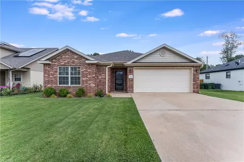 1831 S C St, Rogers, AR 72756