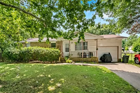 347 Red Wing Cir, Fayetteville, AR 72704