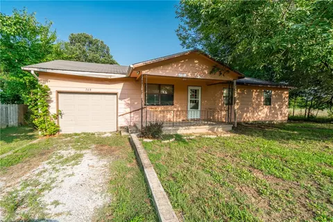 708 Hope Ave, Green Forest, AR 72638