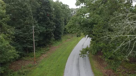 2 Swinbrook Ln, Bella Vista, AR 72715