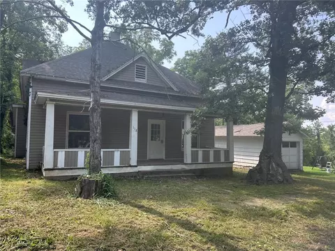 118 Duff Ave, Sulphur Springs, AR 72768