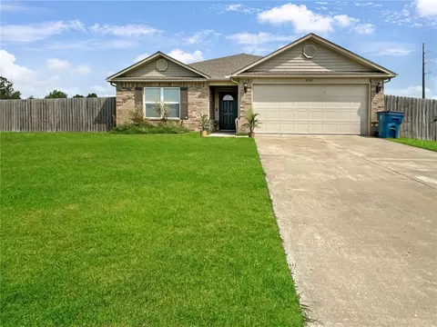 808 NW 70th Ave, Bentonville, AR 72713