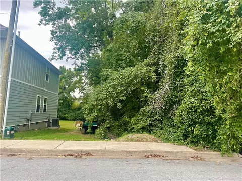 W 7th Street, Fayetteville, AR 72701