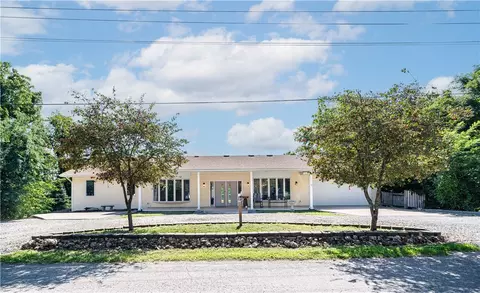29 Summit Dr, Holiday Island, AR 72631
