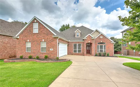 6607 W Inverness Dr, Rogers, AR 72758