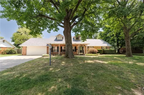 807 Crestwood St, Springdale, AR 72762