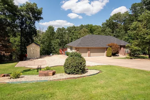 24 Manchester Dr, Bella Vista, AR 72714