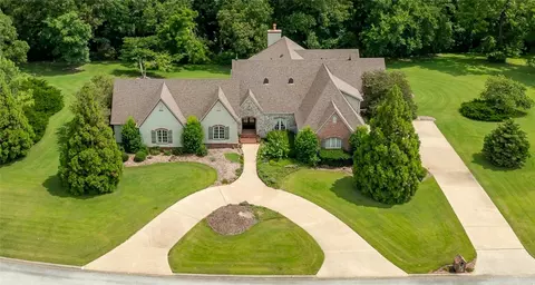 11092 Timarron Dr, Bentonville, AR 72712