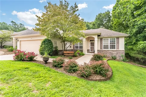 2 Hilltop Dr, Bella Vista, AR 72714