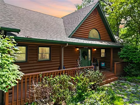 2127 Mundell Rd, Eureka Springs, AR 72631