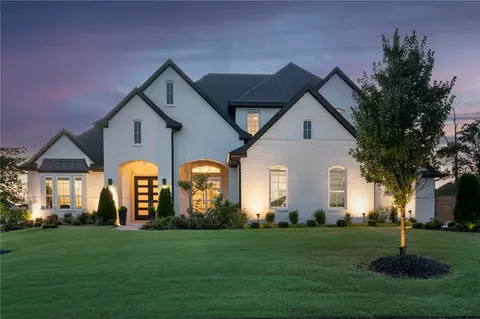 303 Torrance Cir, Cave Springs, AR 72718