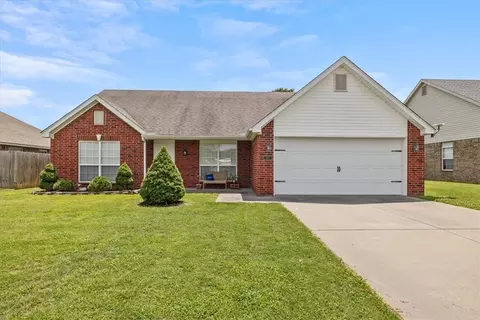 2301 Bunker Ln, Farmington, AR 72730