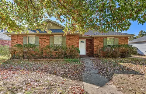 5643 W Chattel St, Fayetteville, AR 72704