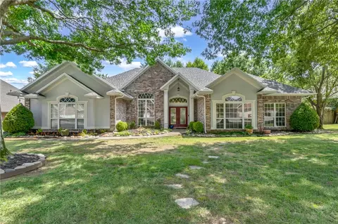 4441 Essex Cv, Springdale, AR 72762