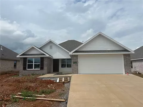 210 Palm St, Centerton, AR 72719