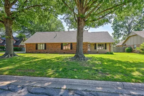 803 Orleans Dr, Rogers, AR 72758