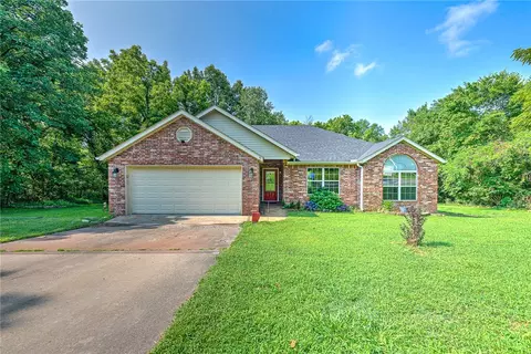 7 Pendeen Ln, Bella Vista, AR 72714