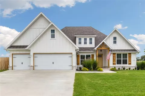 531 Briarwood Ln, Farmington, AR 72730