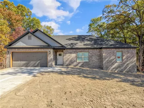 100 Selkirk Dr, Bella Vista, AR 72715