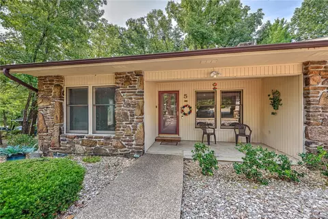 5 August Ln, Bella Vista, AR 72715