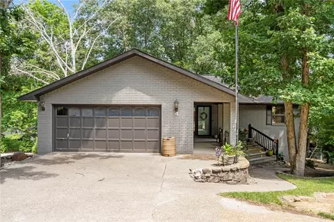 4 Matlock Cir, Bella Vista, AR 72715