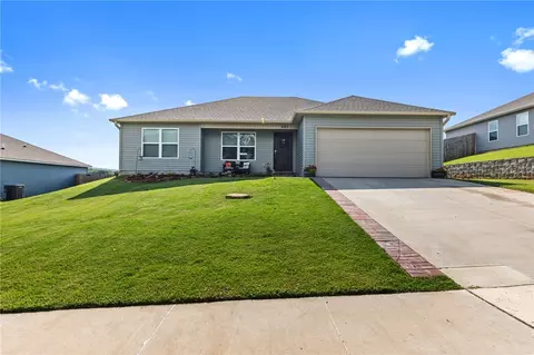 291 Evans St, Huntsville, AR 72740