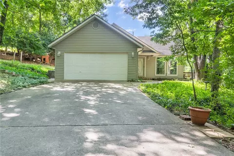 181 Dogwood St, West Fork, AR 72774