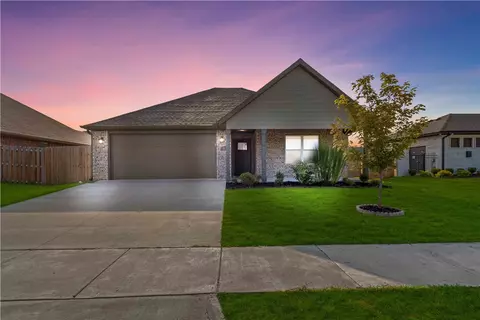 9 E Loveland Loop, Farmington, AR 72730