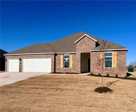 208 N Arbuckle Loop, Siloam Springs, AR 72761