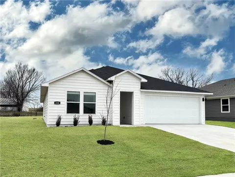 941 Rently St, Prairie Grove, AR 72753