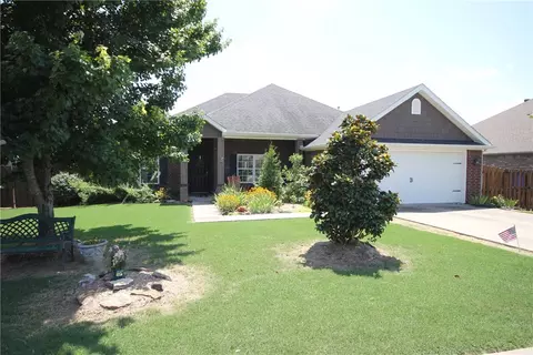 117 Sussex Ave, Lowell, AR 72745