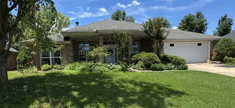 608 Leisure Ln, Bentonville, AR 72712
