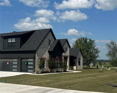 3140 Cambridge St, Bentonville, AR 72713