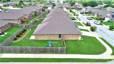View/Area - 1010 E Sumac St, Rogers, AR 72756 photo 2 of 4