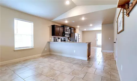 Entry Way - 1010 E Sumac St, Rogers, AR 72756 photo 2 of 3