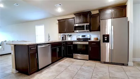 Kitchen - 1010 E Sumac St, Rogers, AR 72756 photo 2 of 4