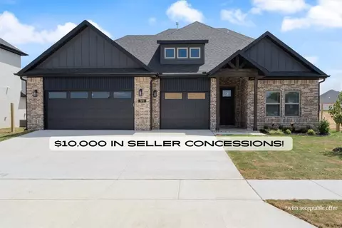 1911 Mumbai Rd, Centerton, AR 72719