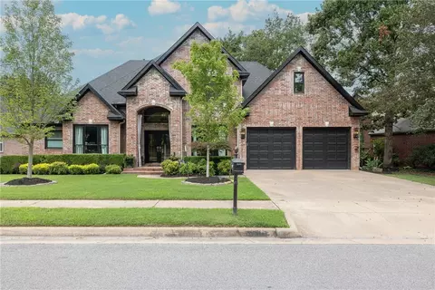 2543 N Norwich Ln, Fayetteville, AR 72703